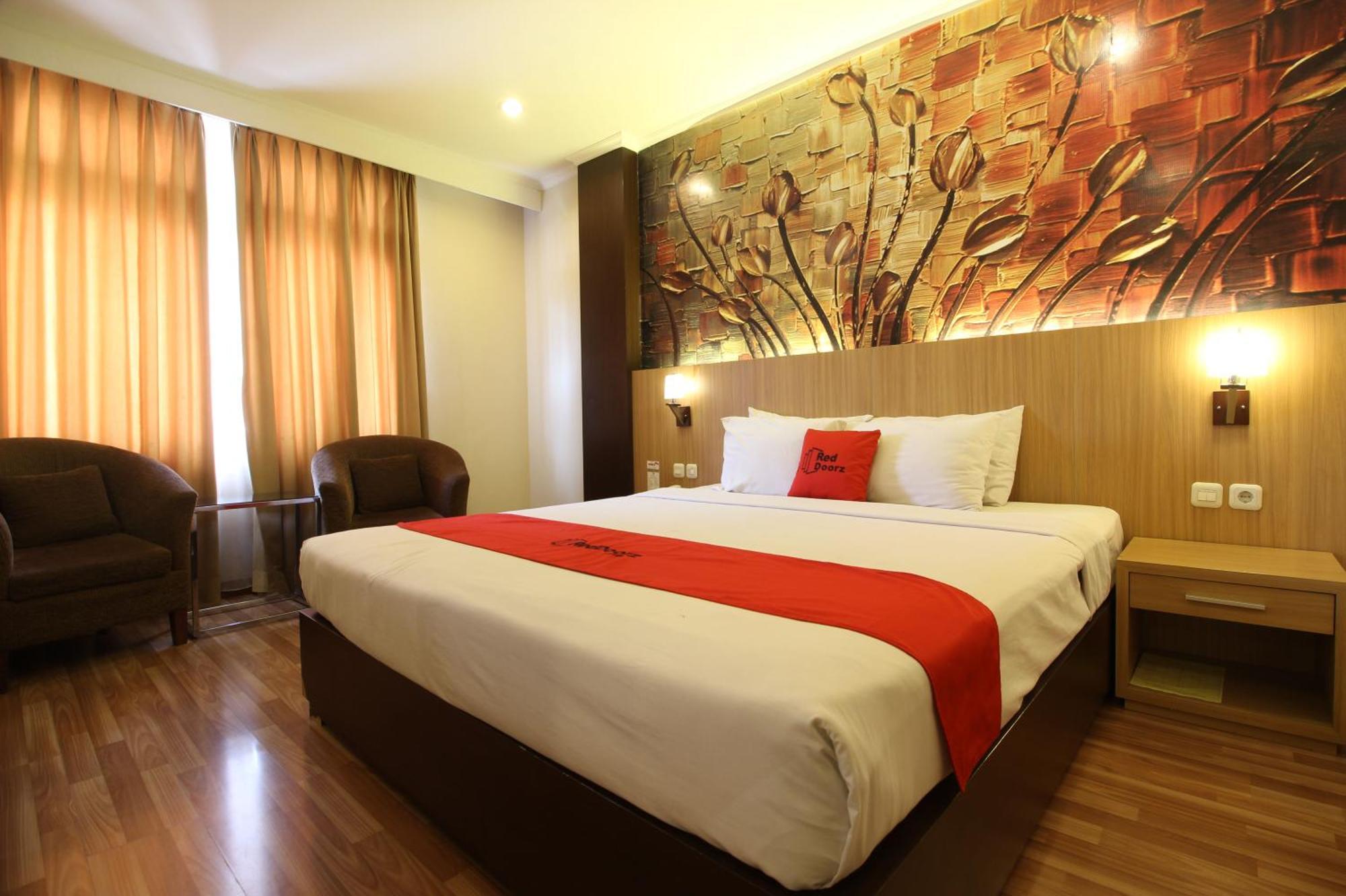 Reddoorz Premium @ Slamet Riyadi 2 Surakarta  Екстер'єр фото