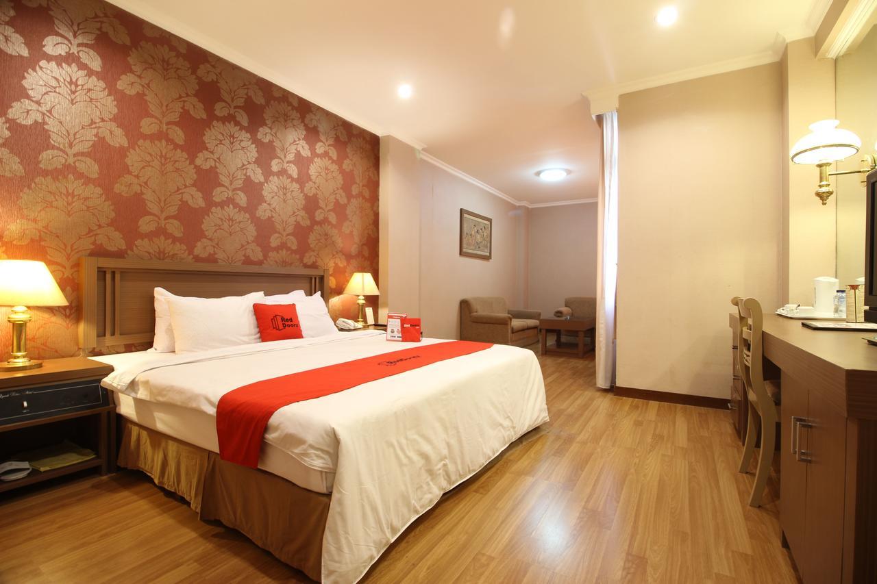 Reddoorz Premium @ Slamet Riyadi 2 Surakarta  Екстер'єр фото