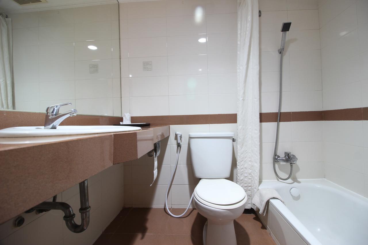 Reddoorz Premium @ Slamet Riyadi 2 Surakarta  Екстер'єр фото