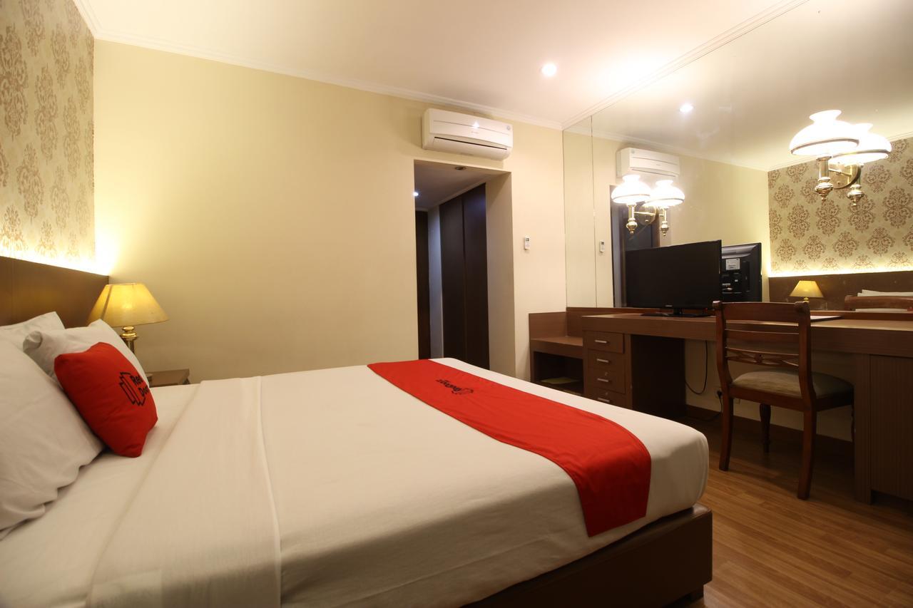 Reddoorz Premium @ Slamet Riyadi 2 Surakarta  Екстер'єр фото