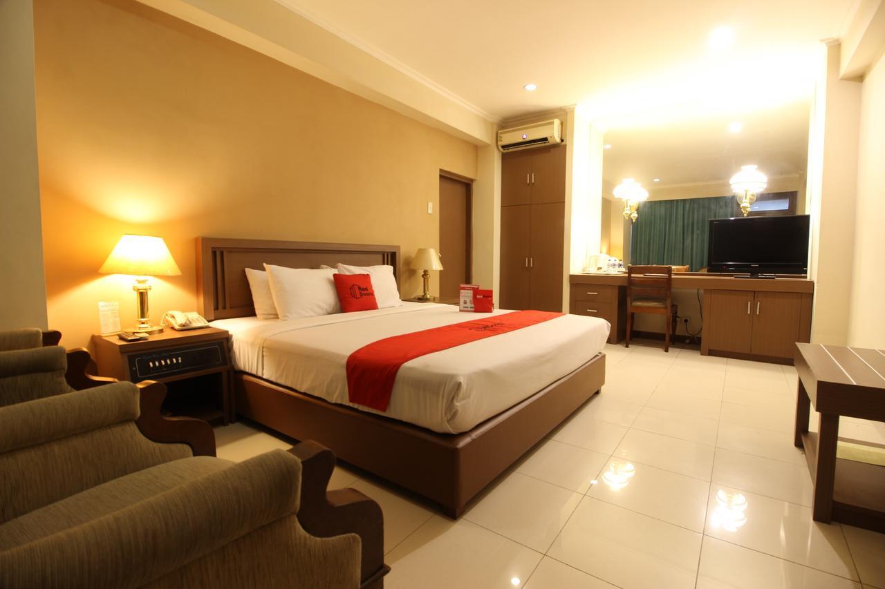 Reddoorz Premium @ Slamet Riyadi 2 Surakarta  Екстер'єр фото