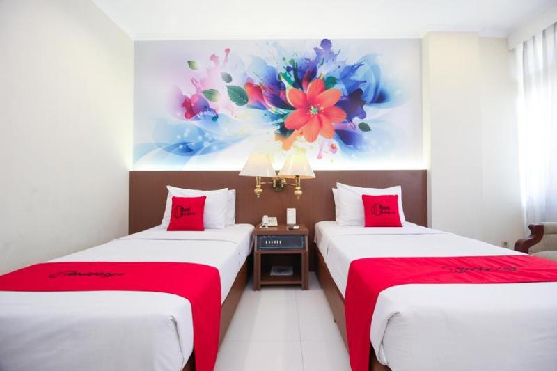 Reddoorz Premium @ Slamet Riyadi 2 Surakarta  Екстер'єр фото