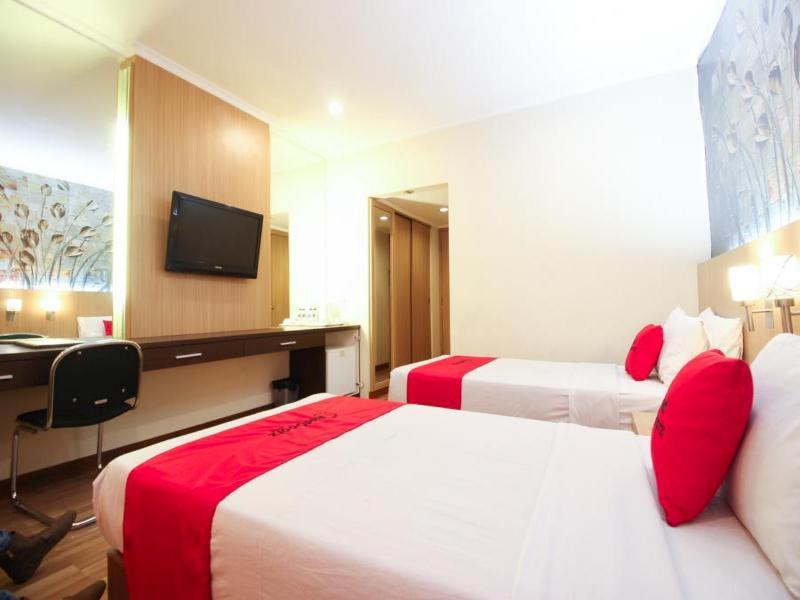 Reddoorz Premium @ Slamet Riyadi 2 Surakarta  Екстер'єр фото