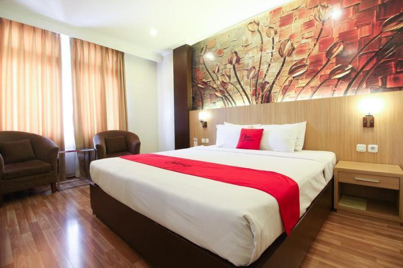 Reddoorz Premium @ Slamet Riyadi 2 Surakarta  Екстер'єр фото